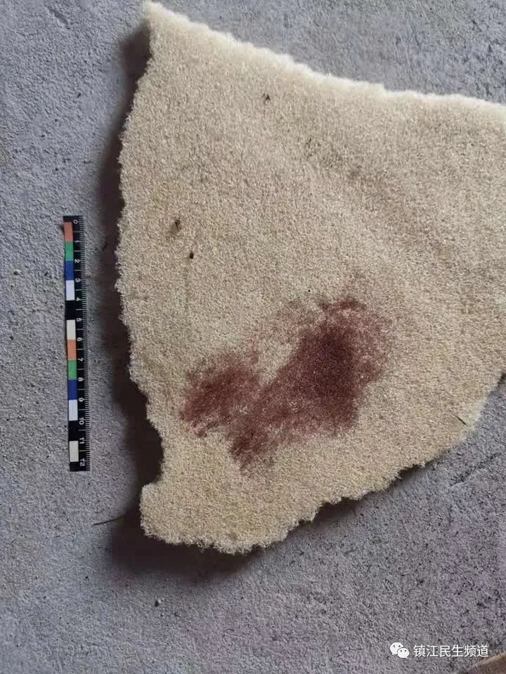 DƬ